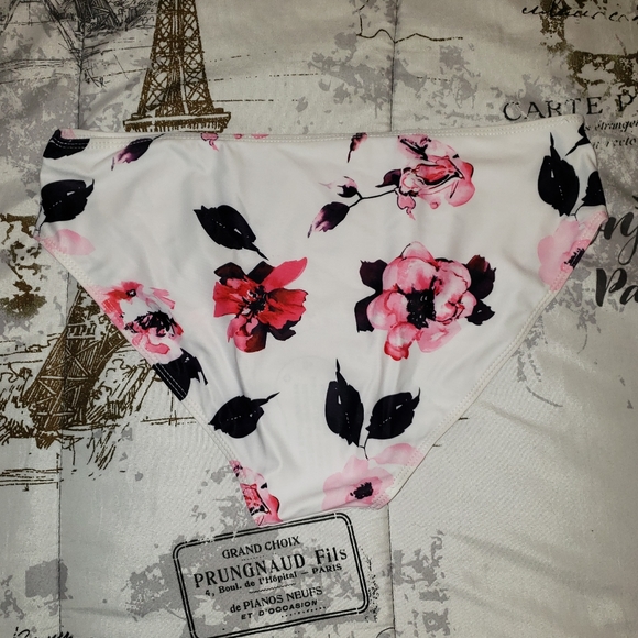 NWOT Two Piece White Floral Swimsuit - Picture 2 of 4